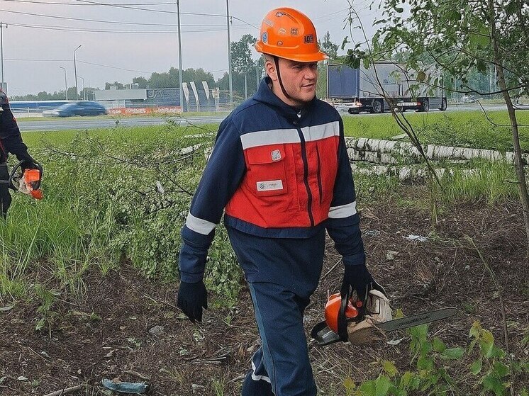 Энергетики «Ярэнерго» продолжают устранять последствия урагана