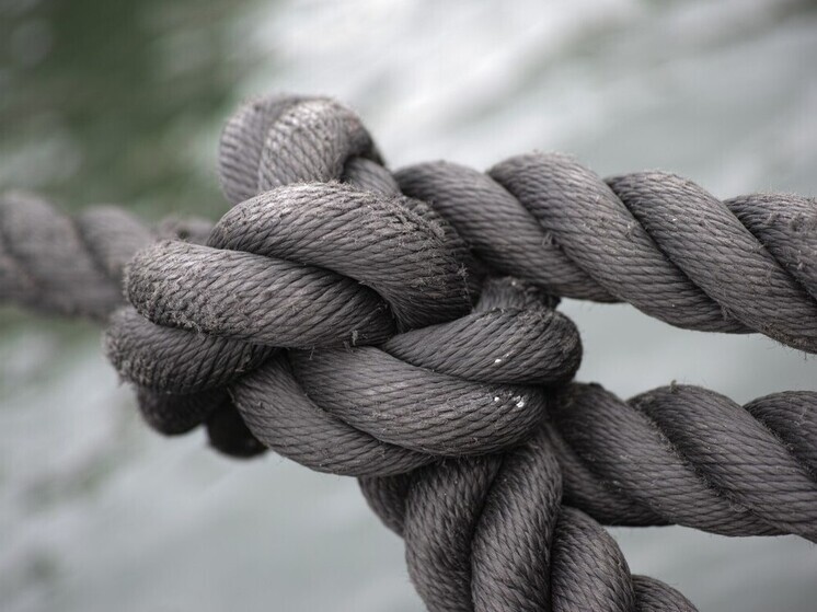 Пляжный беспредел: приморец перекрыл дорогу к морю и взялся за «кассу» в Артеме