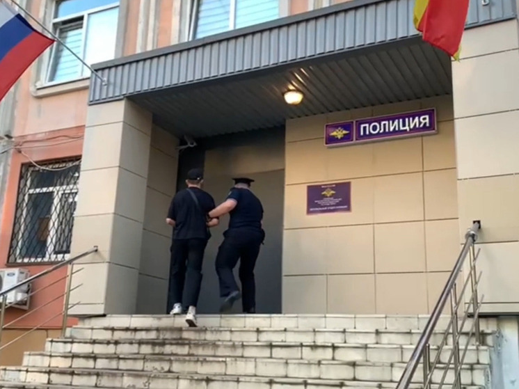 Тверские полицейские задержали участника избиения известного фотографа, заступившегося за девушку
