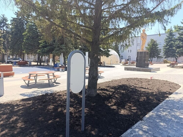 В Снежном обновляют площадь имени Ленина