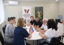 В преддверии Дня семьи, любви и верности в Едином центре поддержки участников специальной военной операции состоялась встреча с участником СВО Никитой Зайцевым и его семьей
