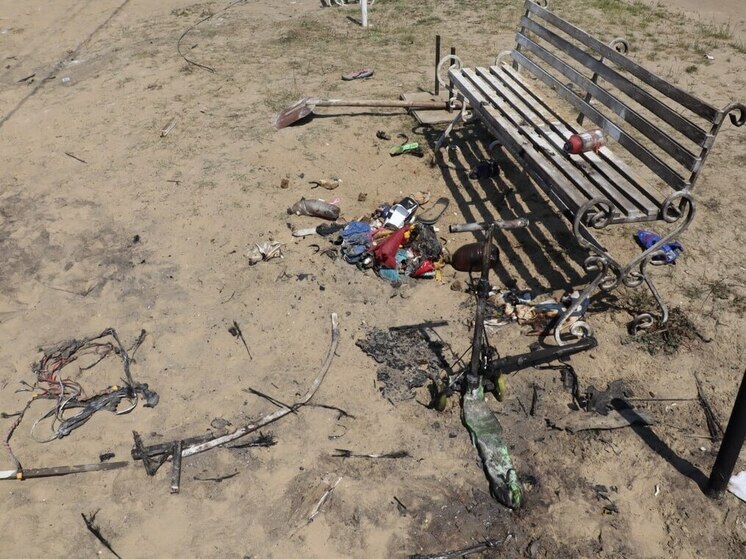 На «Городском» пляже Курска после прилета БПЛА начались восстановительные работы