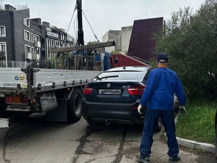 Судебный пристав нашёл машину должника у отдела судебных приставов