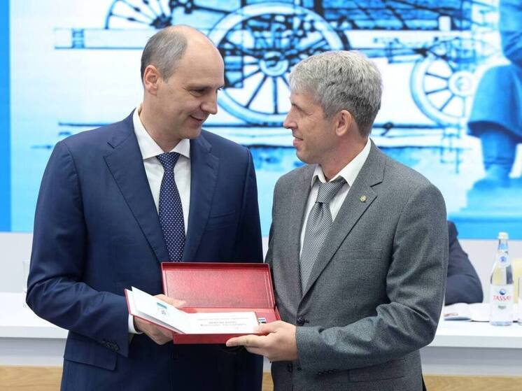 32 свердловчанам вручили премии имени Черепановых