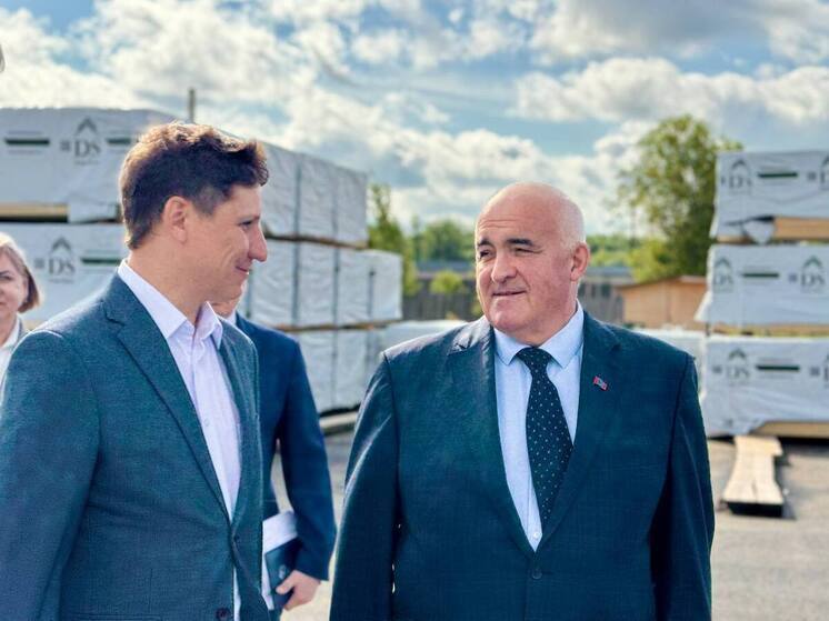 Губернатор Сергей Ситников посетил цех предприятия «Дом строй»