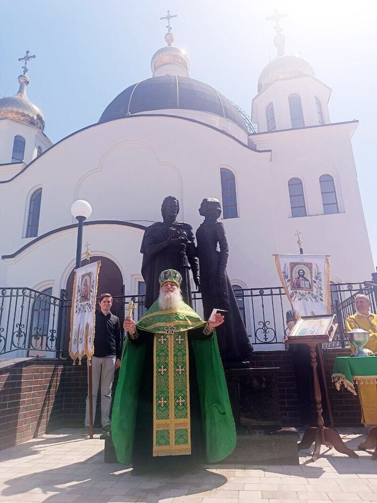 В Энергодаре Запорожской области открыли памятник Петру и Февронии