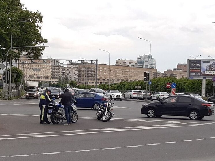 Подросток на мопеде без прав попался гаишникам в Новгородском округе