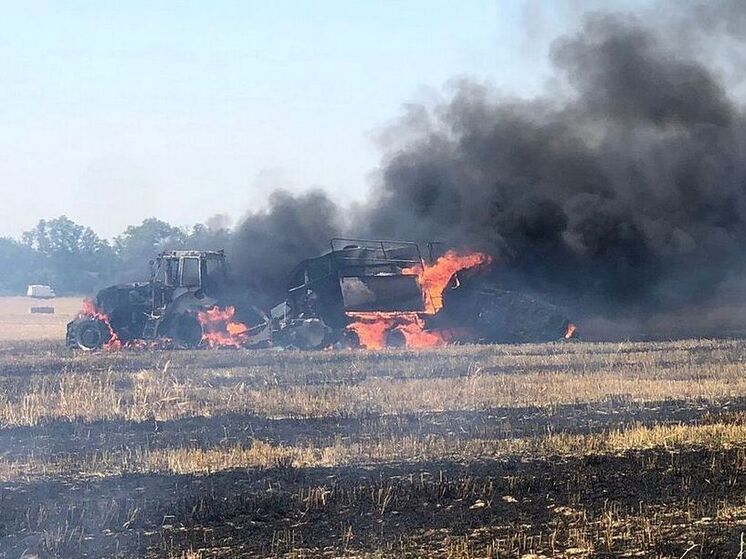В Воронежской области в поле сгорела сельскохозяйственная техника
