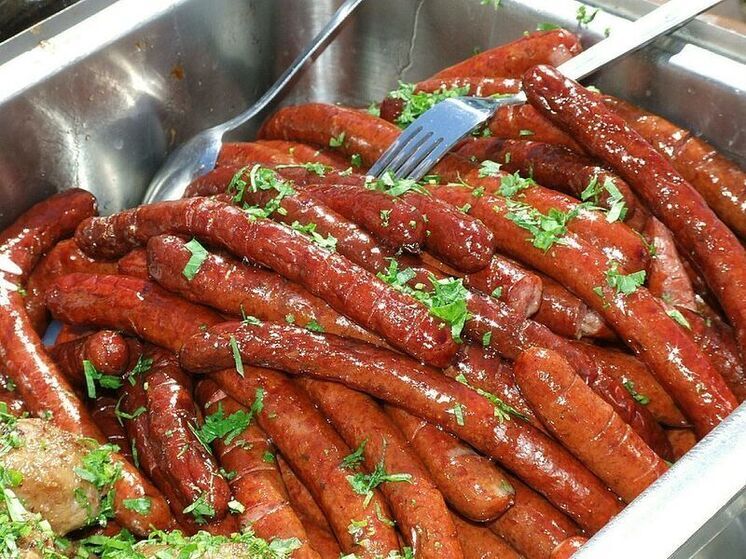 В Госдуме предложили наказывать производителей за «мясной клей» в продуктах