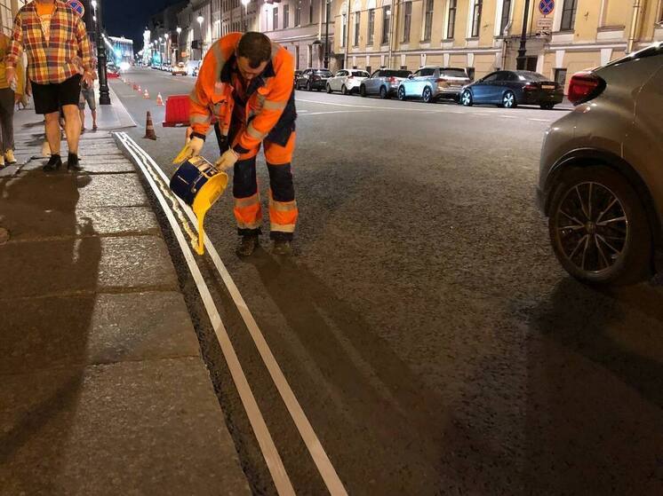 С начала года в Петербурге обновили 400 тысяч кв.м. дорожной разметки