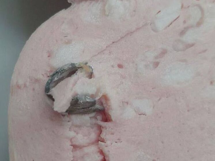 Жительница Уфы нашла в колбасе кусок металла