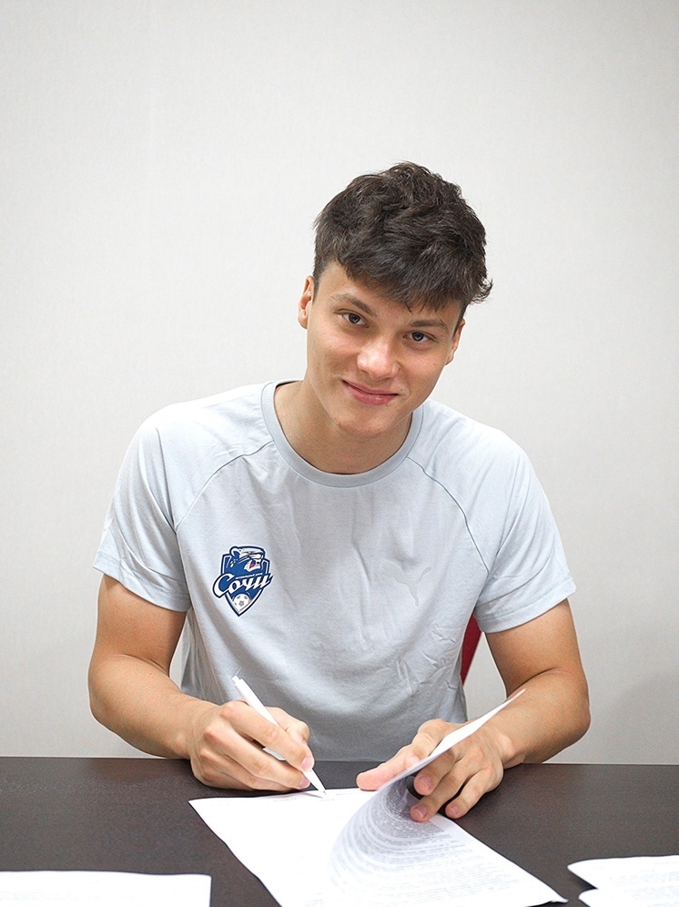 Бывший полузащитник «Зенита» подписал контракт с ФК «Сочи»