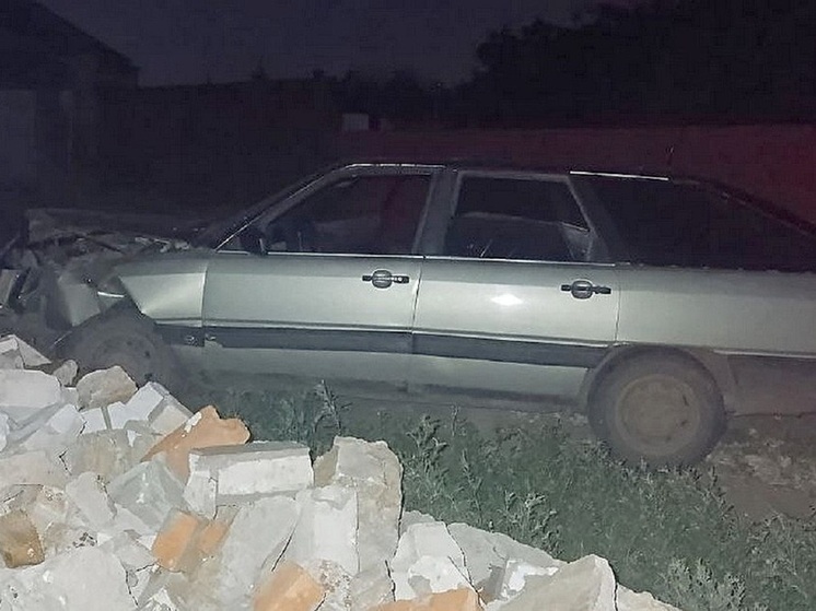 Под Волгоградом пьяный мужчина после застолья устроил ДТП на угнанной машине