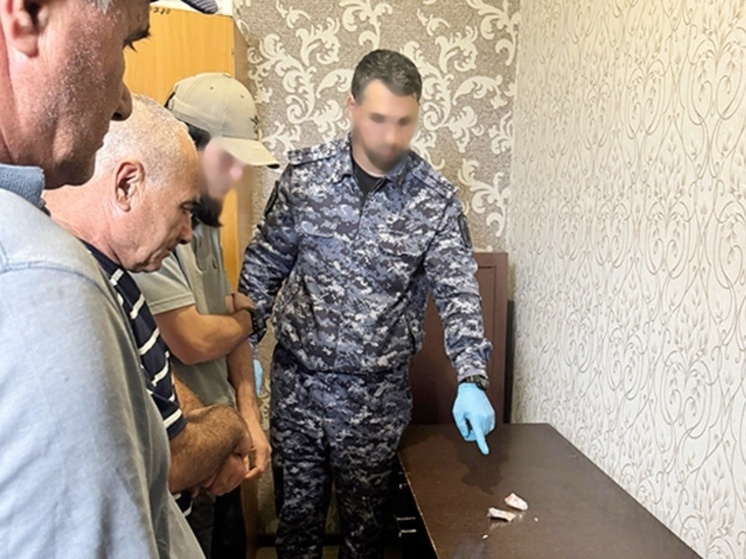 В Махачкале задержан мужчина при попытке передачи наркотиков в колонию