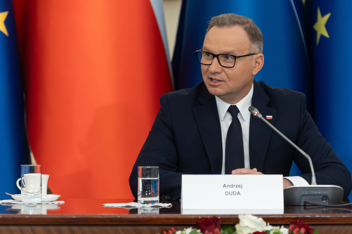 Президент Польши Дуда пригрозил НАТО закрыть аэропорт для поставок военной помощи ВСУ