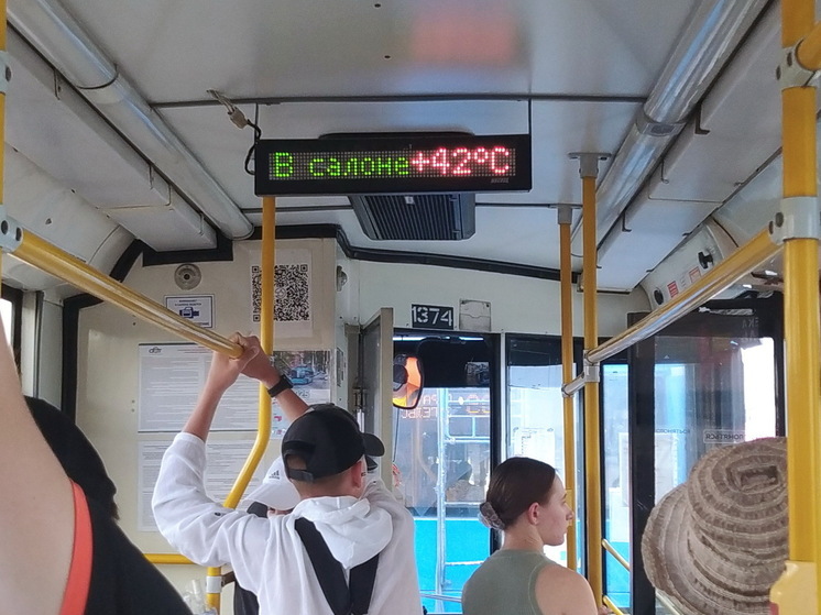 Температура в салоне саратовского троллейбуса перевалила за +40°C
