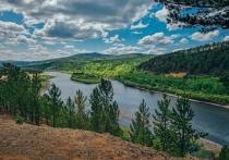 После дождя на реке Чите возможен выход воды на пойму в районе сел Бургень и Шишкино. Об этом 10 июля корреспонденту «МК в Чите» сообщила начальник отдела гидрологических прогнозов Забайкальского управления по гидрометеорологии и мониторингу окружающей среды Юлия Балашова.