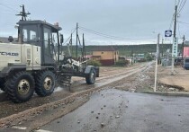 В Забайкальском крае после дождей на отдельных участках дорог есть размывы и наносы грунта, сообщили 10 июля в telegram-канале министерства строительства, дорожного хозяйства и транспорта региона.