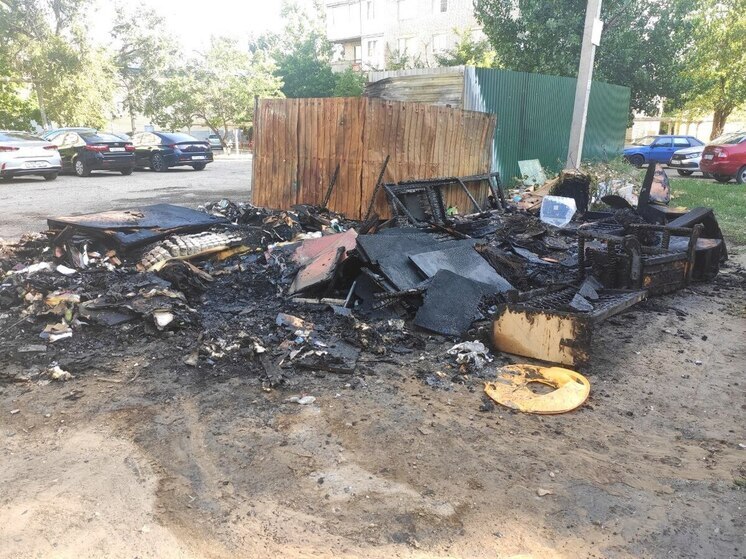 В Буденновске подожгли мусорные контейнеры в нескольких районах