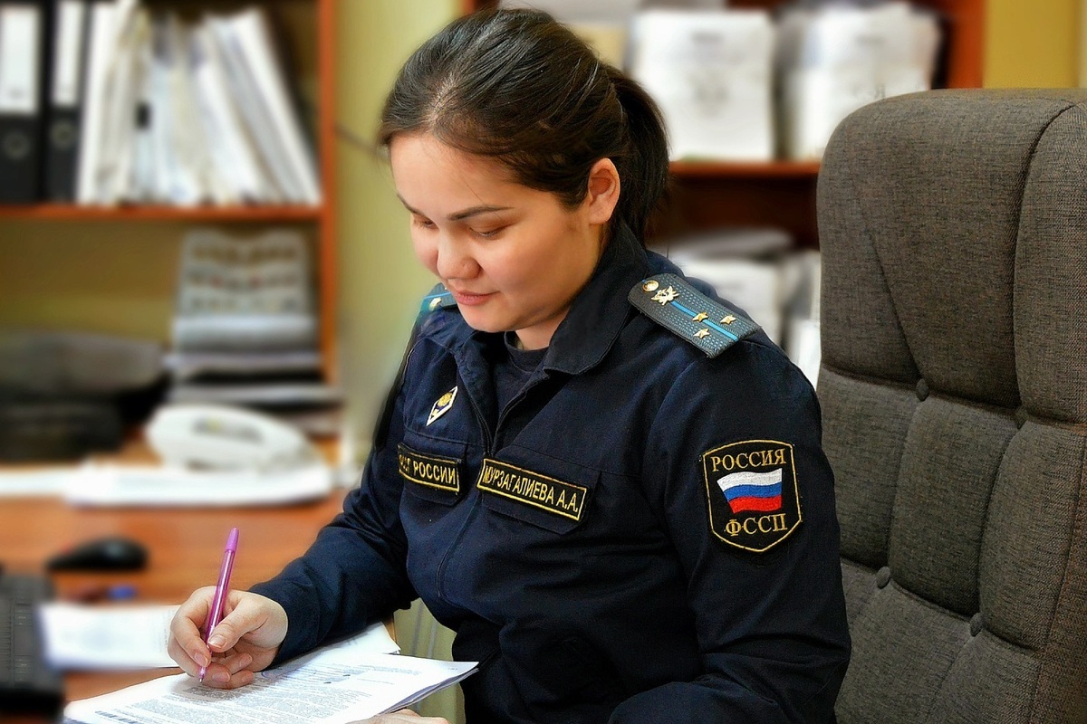 Самарские приставы отправили в зону спецоперации семь машин