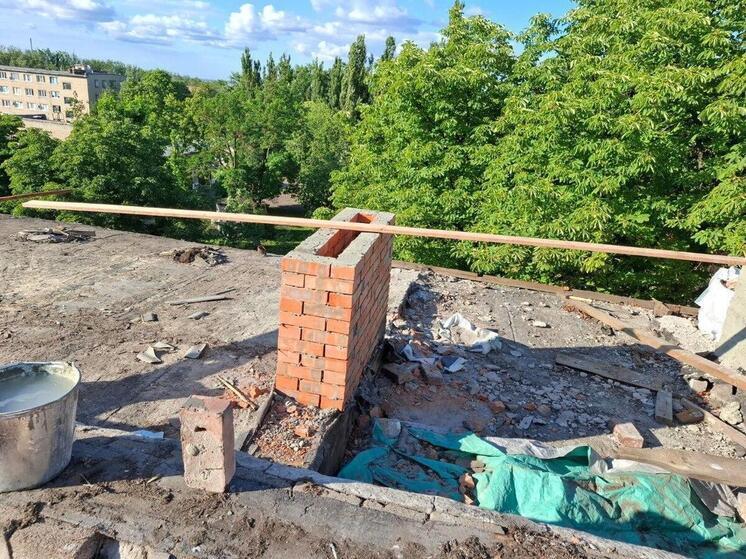 В Харцызске ремонтируют кровлю станции юных техников