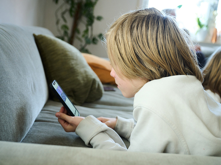 Los adolescentes hacen pausas con mayor frecuencia en el uso de dispositivos móviles