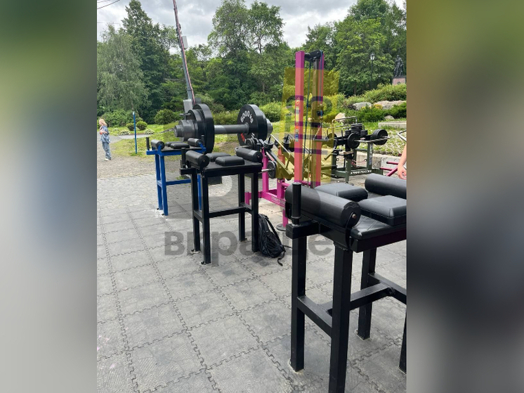 На набережной в Петрозаводске появился новый стол для армрестлинга