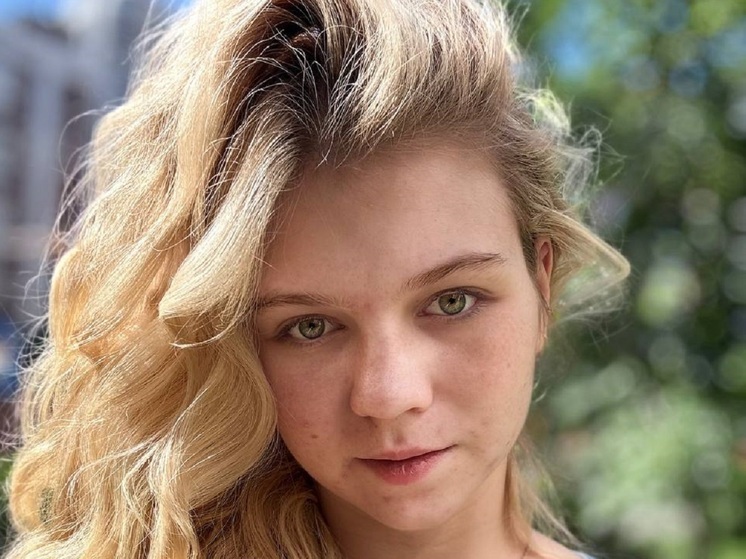 21-летняя российская фигуристка Александра Трусова записала рилс, где ответила всем, кто пытается ее критиковать и давать непрошенные советы. Спортсменка не стала вступать в конфликт с хейтерами, но твердо и спокойно выразила свою точку зрения.