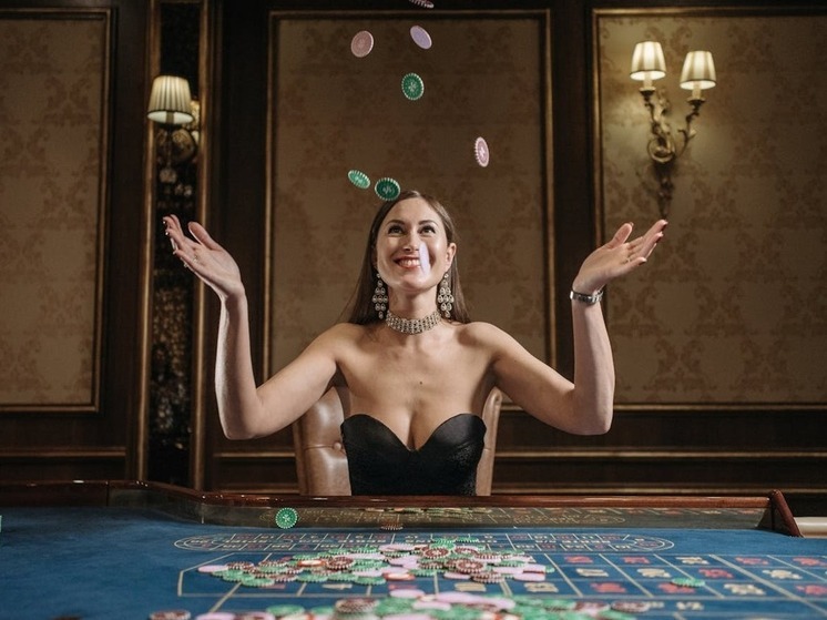 Четыре жительницы Уфы предстанут перед судом за нелегальные игры в покер