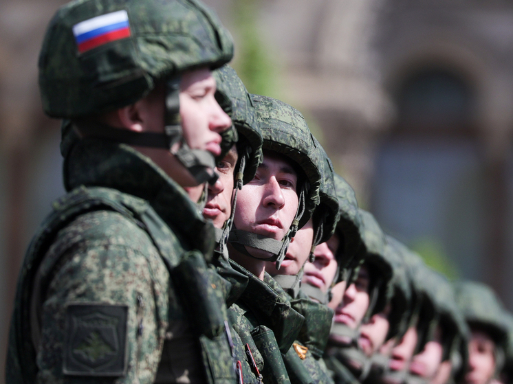 Российские бойцы начали посвящать снаряды закрывшему мать от удара ВСУ ребенку