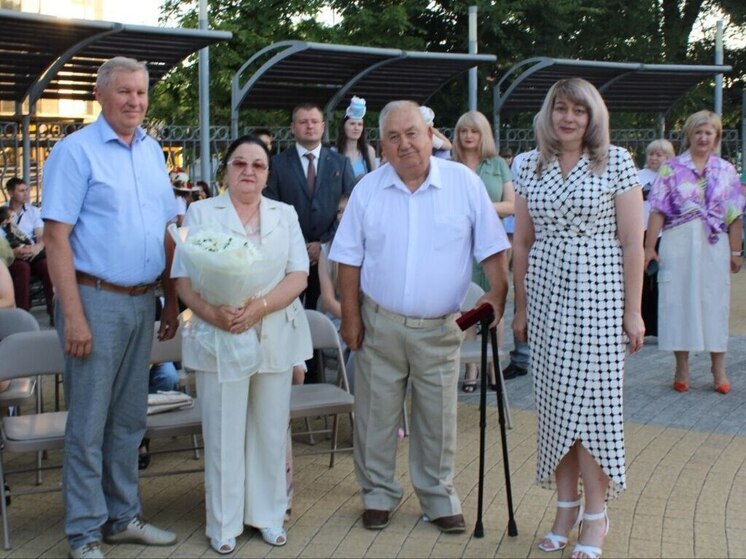 Супругов из села Петровского округа наградили медалью «За сохранение семейных ценностей»
