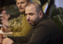 Киев пытается добиться разговора министра обороны Украины Рустема Умерова и главы Пентагона Пита Хегсета, пишет Politico со ссылкой на источники