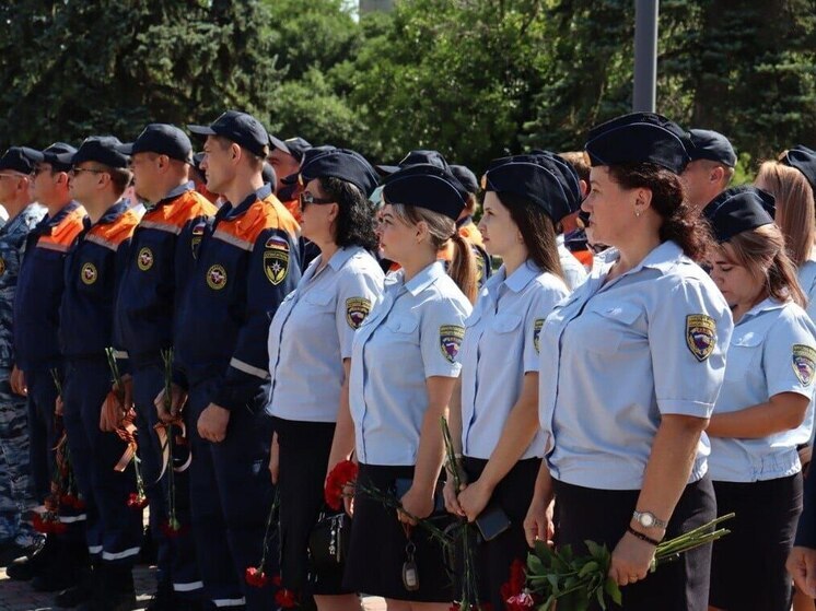 В Минводах вручили 250 памятных знаков участникам торжественного Марша Победы