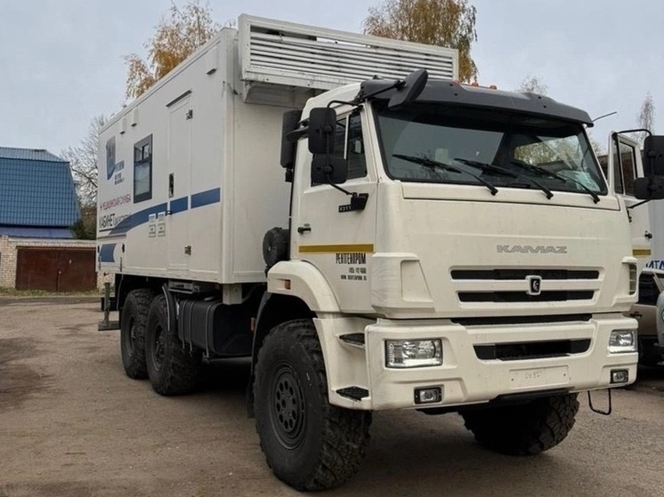 Автопарк Череповецкой городской больницы пополнился новым передвижным мобильным комплексом