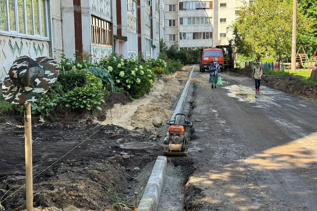 Двор в йошкар-олинском Сомбатхее приводят в порядок