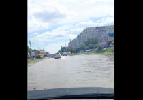 Днем 10 июля серьезно затопило улицу Попова в Барнауле
