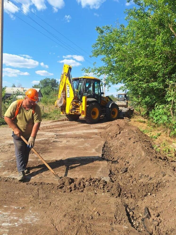 В селе Светлодолинское продолжается замена водопроводной сети