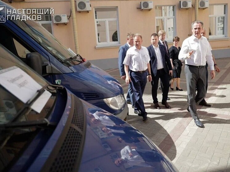 Глава региона передал еще пять бронемашин в белгородское приграничье