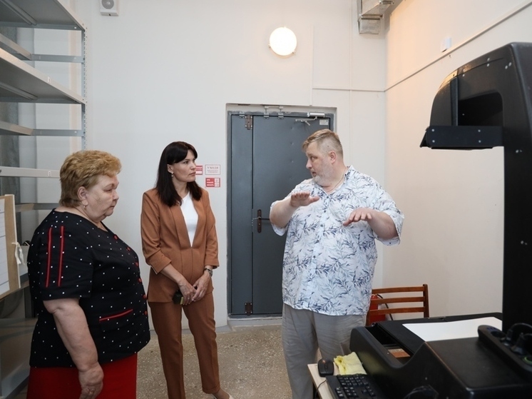 Замминистра культуры Чувашии проверила ход оцифровки архивных документов