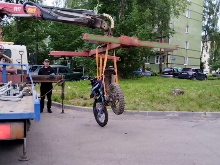 В Вологде сотрудники ГИБДД проводят профилактическую акцию «Мотобезопасность - 2025»