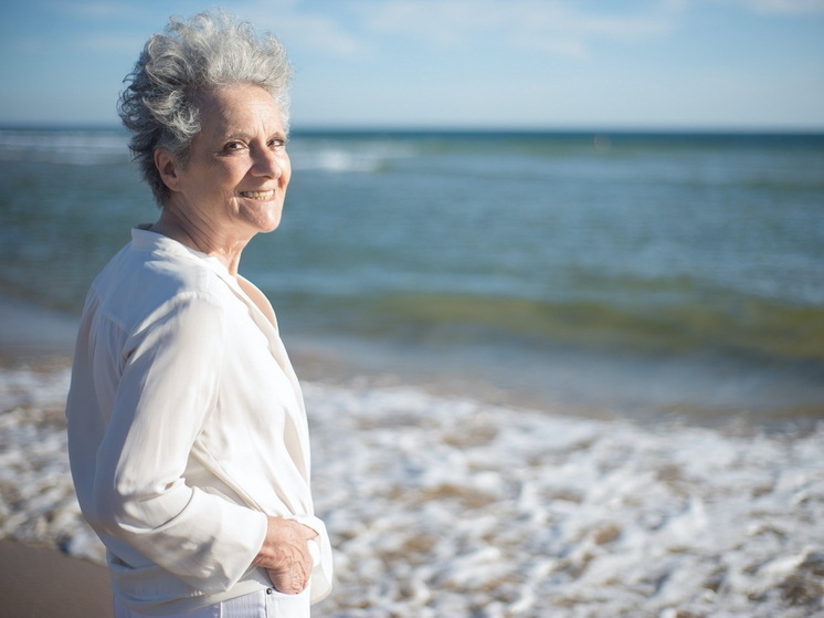 С возрастом появляется запах: почему это происходит и что с ним делать