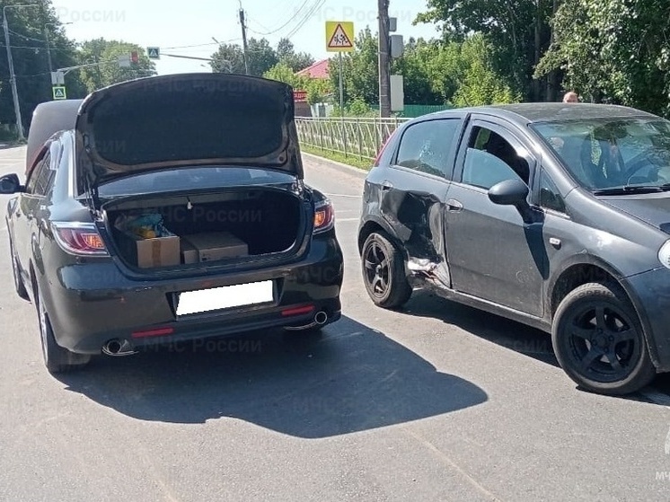 В ДТП с Fiat и Mazda в Малоярославце пострадал человек