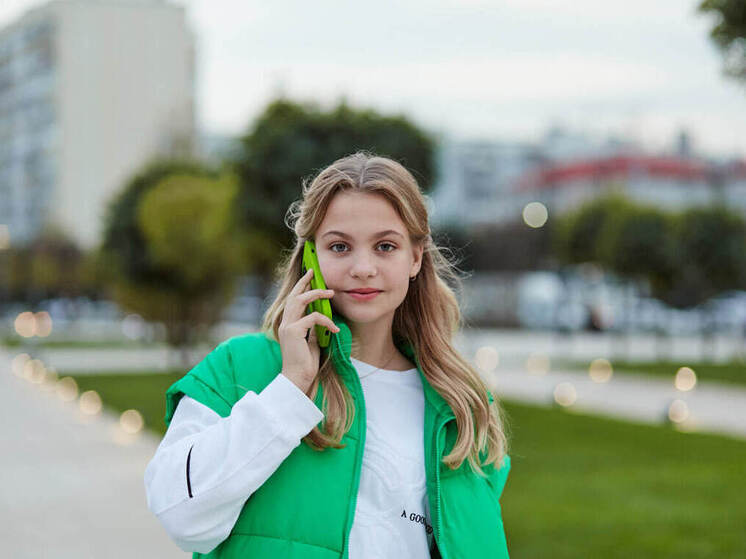Не только зумеры: жители Твери всех возрастов отказываются от телефонных звонков в пользу мессенджеров