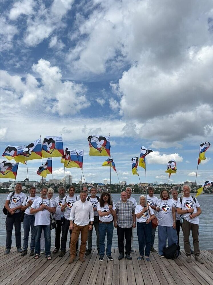 На днях Воронеж принял участников международного автопробега «Мир с Россией»