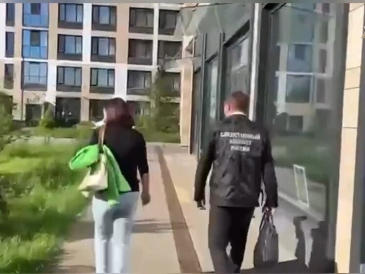 Начальницу петербургского отдела миграционной службы задержали за взятки