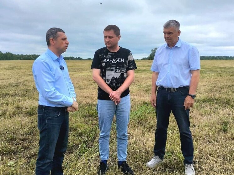 Вице-губернатор Томской области оценил кормозаготовку в Зырянском районе