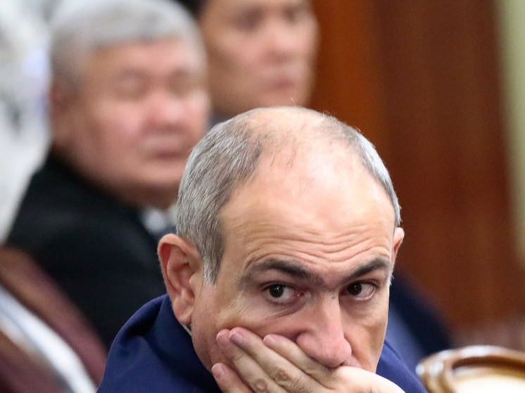 В Ереване назвали успешной встречу Пашиняна и Алиева в Абу-Даби