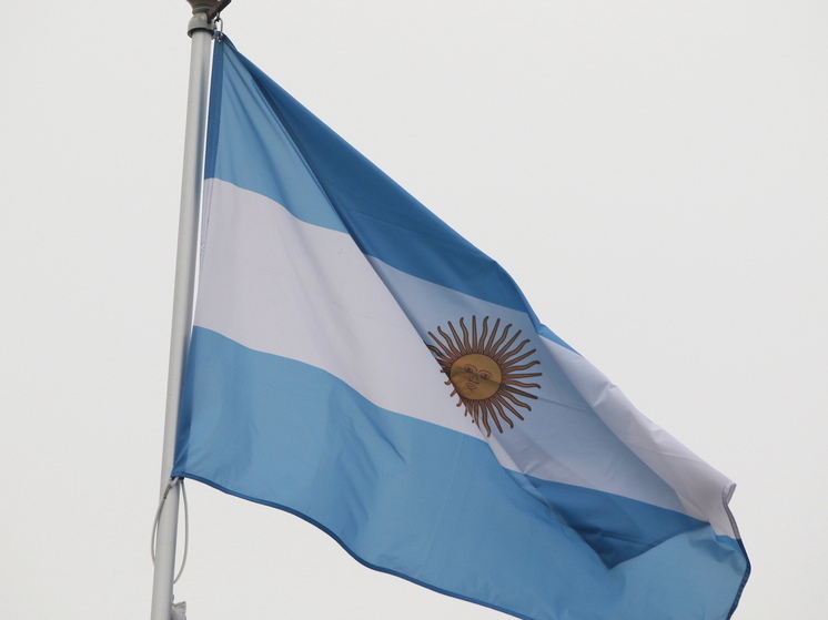 Clarin: cуд предъявил обвинения в коррупции экс-президенту страны Альберто Фернандесу