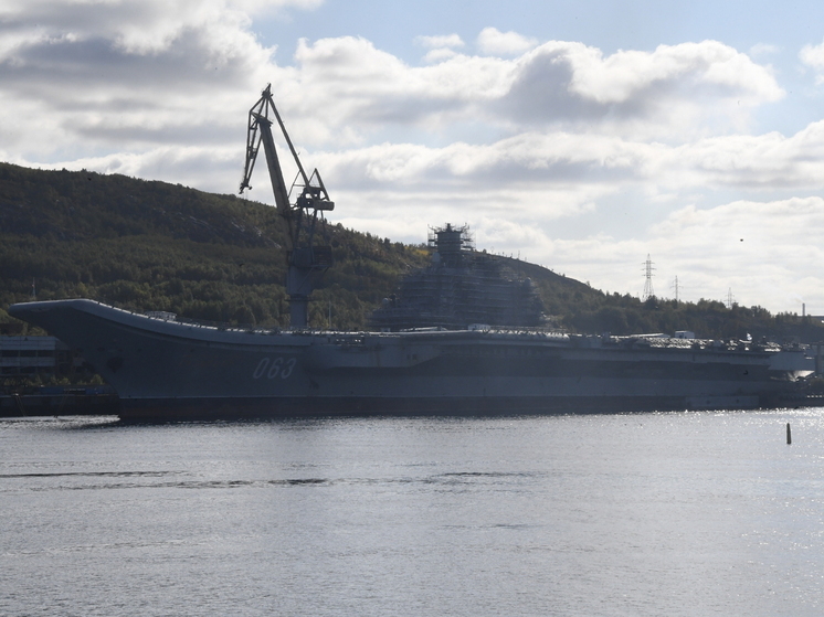 Единственный российский авианосец «Адмирал Кузнецов» рискует стать металлоломом