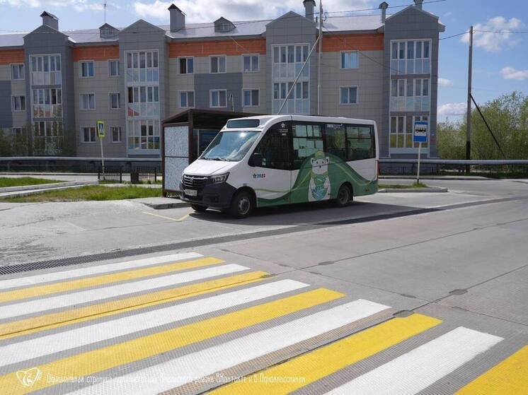 Автобус поехал по новому маршруту из-за ремонта дороги в Яр-Сале